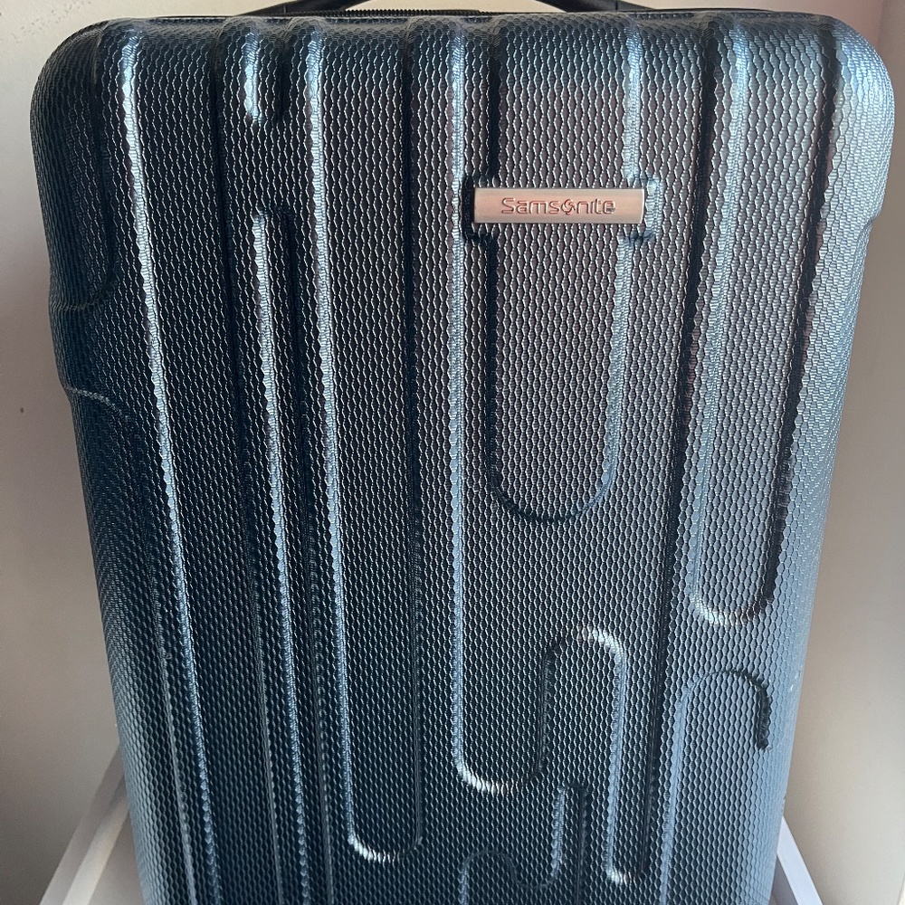 Samsonite Hardcase Travel Blue 18" Checked 2 Wheel
